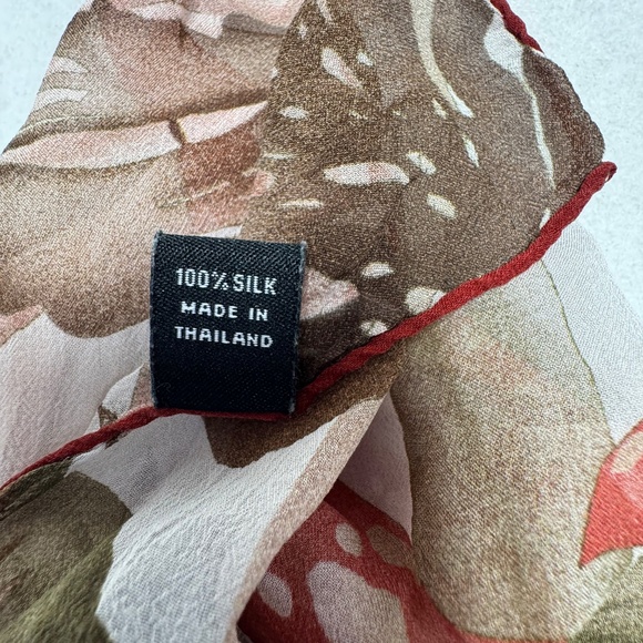 Jim Thompson Luxury Floral Print Silk Square Scarf - Size 44" x 44" -NEW in Bag. - Picture 9 of 15